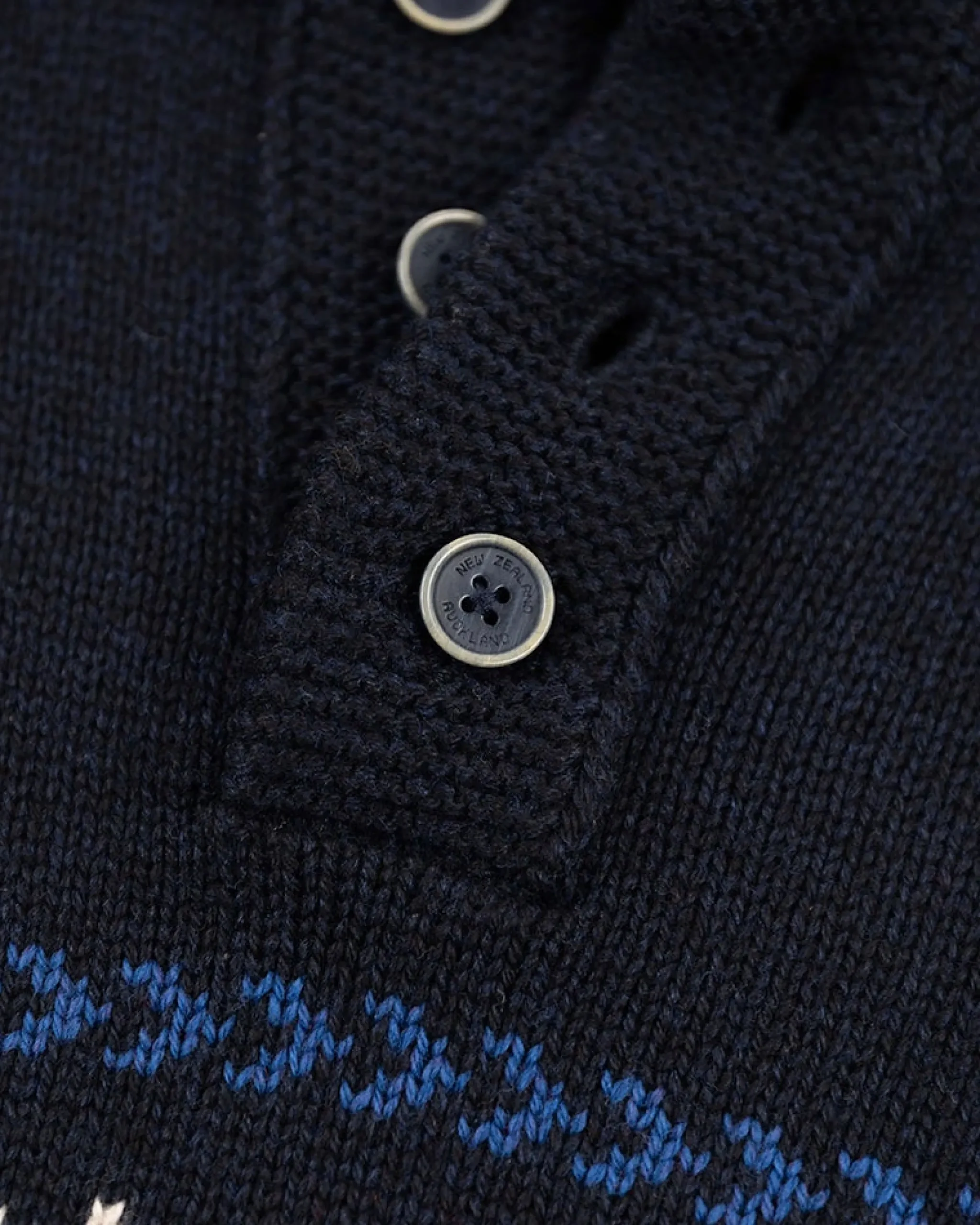 NZA New Zealand Auckland Gebreide trui met halve knoopssluiting -