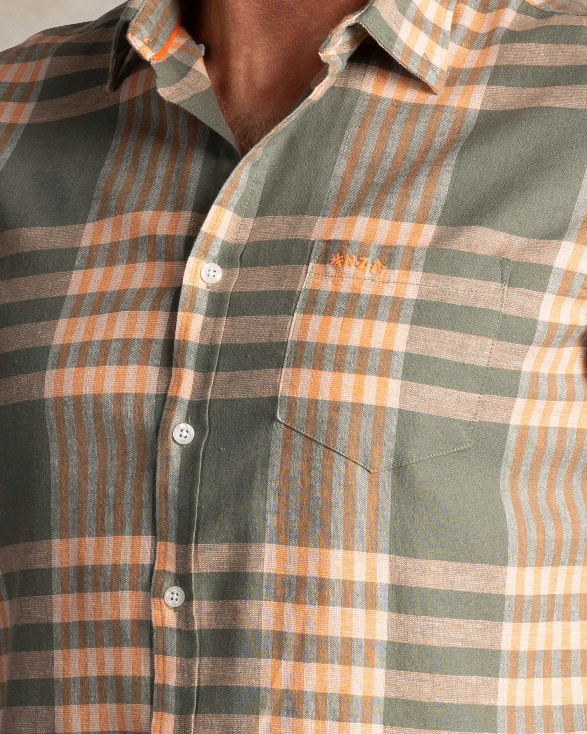 NZA New Zealand Auckland Groen met oranje geruit overhemd met korte mouwen