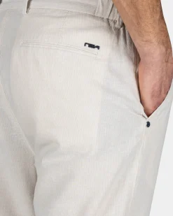 NZA New Zealand Auckland Witte chino met linnen