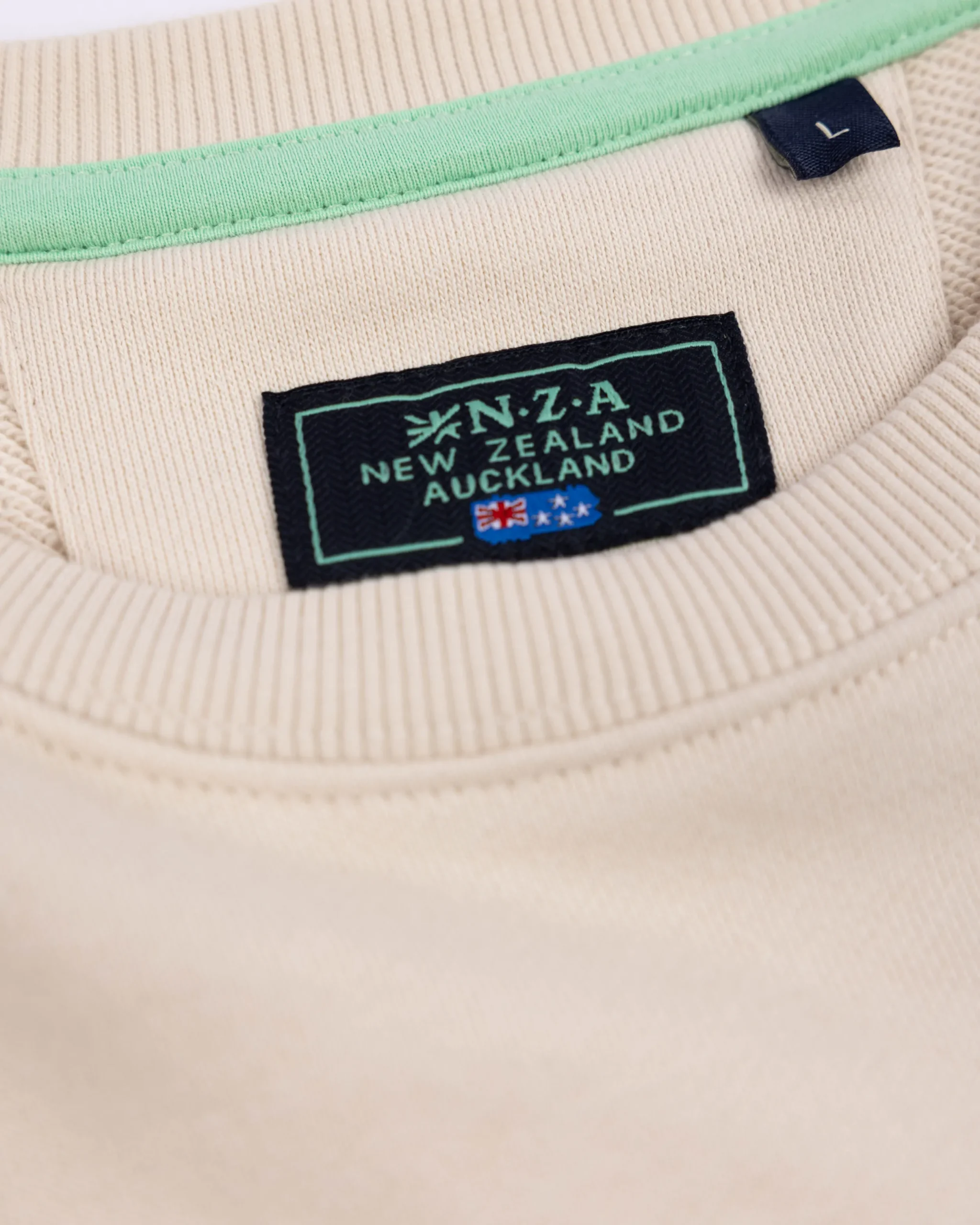 NZA New Zealand Auckland Witte trui met lichtblauwe strepen